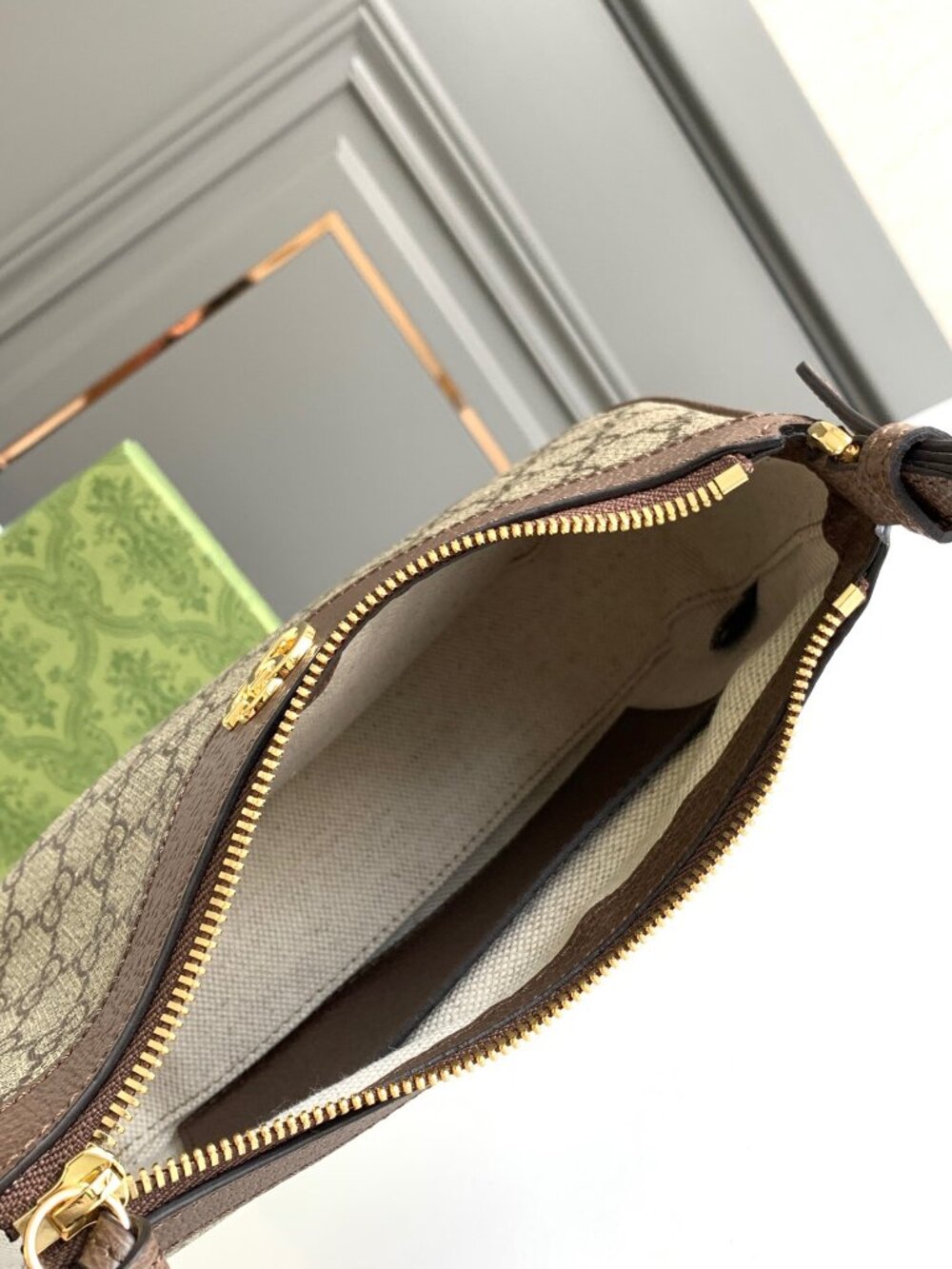 Gucci Women Mini Ophidia Bag - Picture 8 of 9